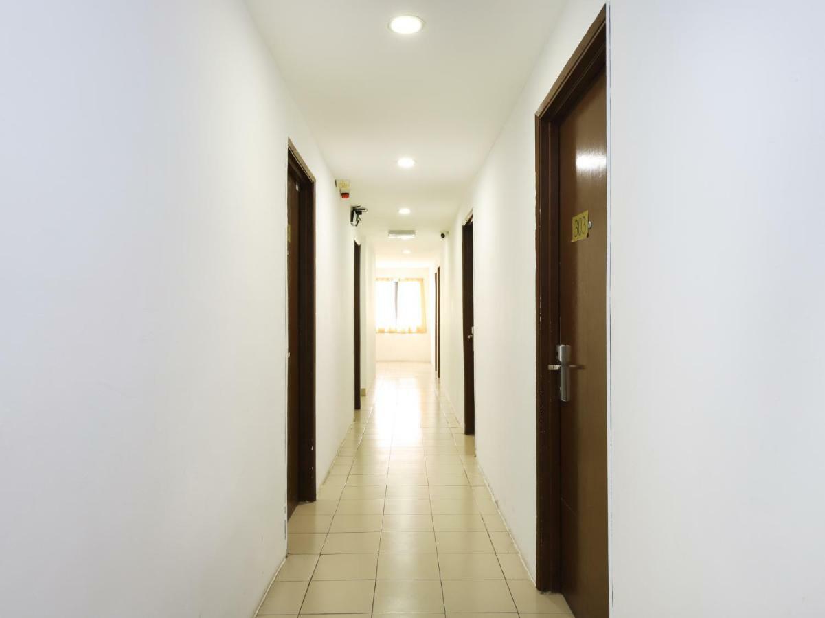 Oyo 280 Hotel Dragon Inn Куала-Лумпур Экстерьер фото